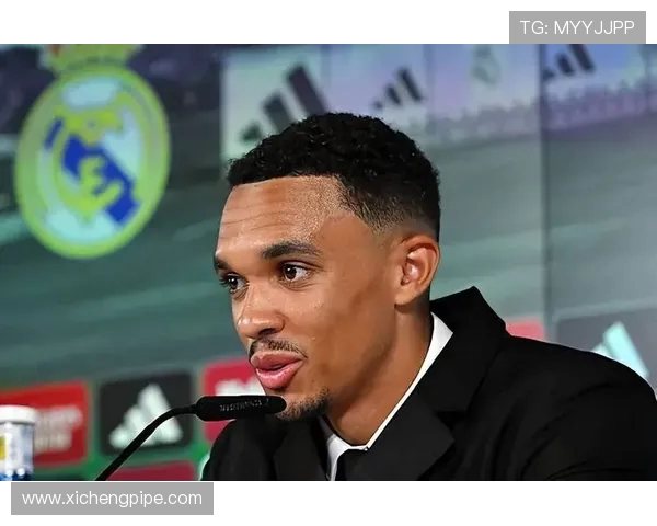 特伦特·亚历山大-阿诺德：足球场上的全能战士与利物浦的进攻引擎