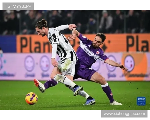 尤文主场鏖战佛罗伦萨双方激烈对攻展现意甲传统豪门风采 尤文主场鏖战佛罗伦萨双方激烈对攻展现意甲传统豪门风采