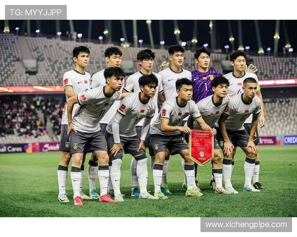 中国足球队逆袭成功 以3比1战胜强敌提前锁定亚洲杯四强席位